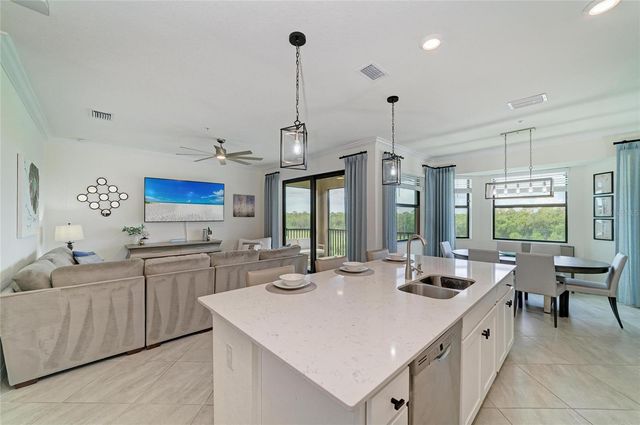 17724 GAWTHROP DRIVE 401, Lakewood Ranch, FL 34211