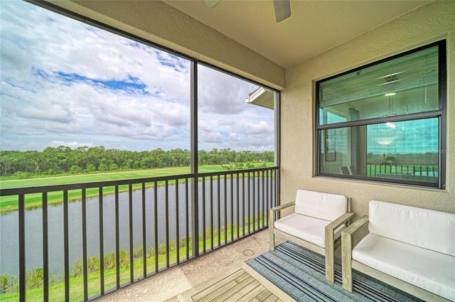 17724 GAWTHROP DRIVE 401, Lakewood Ranch, FL 34211