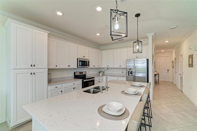17724 GAWTHROP DRIVE 401, Lakewood Ranch, FL 34211