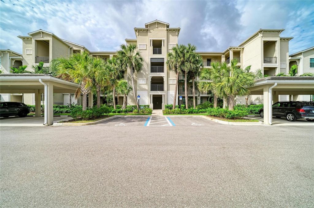 17724 GAWTHROP DRIVE 401, Lakewood Ranch, FL 34211