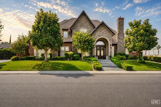 7233 Fountain Valley Drive, Bakersfield, CA 93308