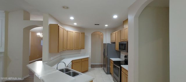 10542 CASTLEBAR GLEN Drive S, Jacksonville, FL 32256