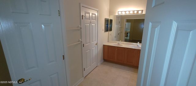 10542 CASTLEBAR GLEN Drive S, Jacksonville, FL 32256