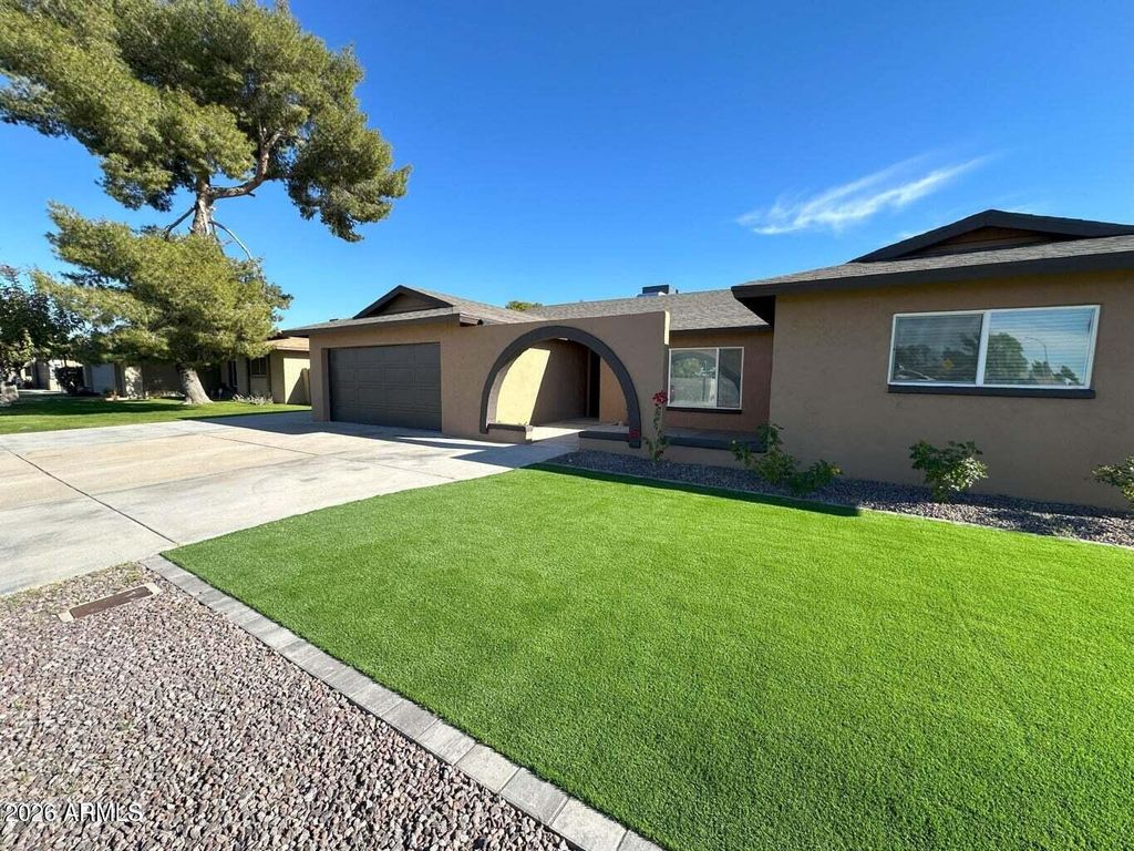 14201 N 55TH Drive, Glendale, AZ 85306 — photo 2