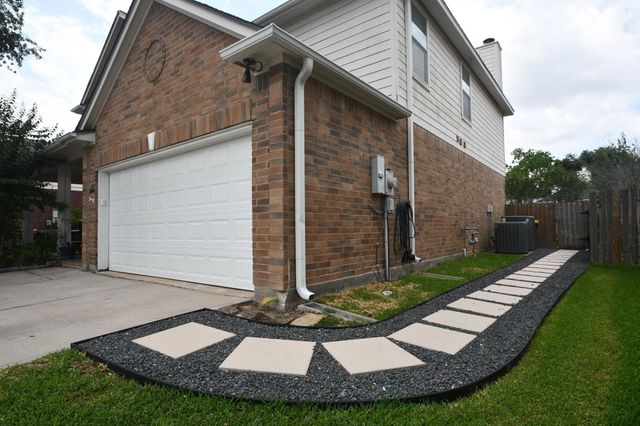 9805 Sunnycoast Lane, Pearland, TX 77584