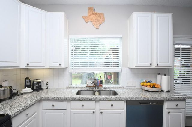 9805 Sunnycoast Lane, Pearland, TX 77584