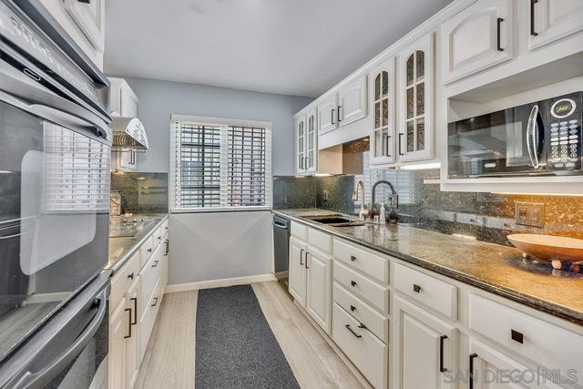711 Island Ct B, San Diego, CA 92109