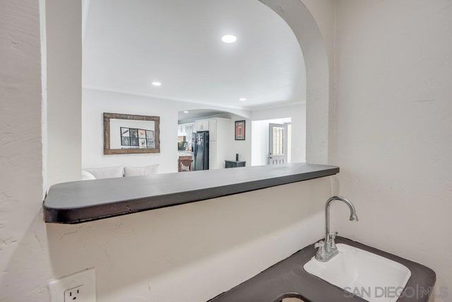 711 Island Ct B, San Diego, CA 92109