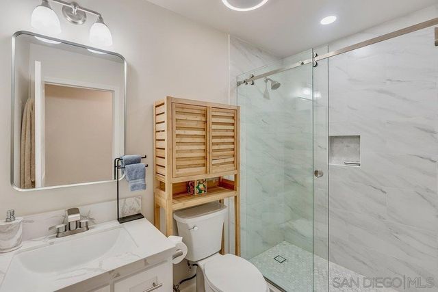 711 Island Ct B, San Diego, CA 92109