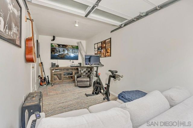 711 Island Ct B, San Diego, CA 92109