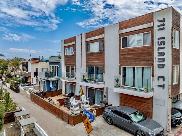 711 Island Ct B, San Diego, CA 92109