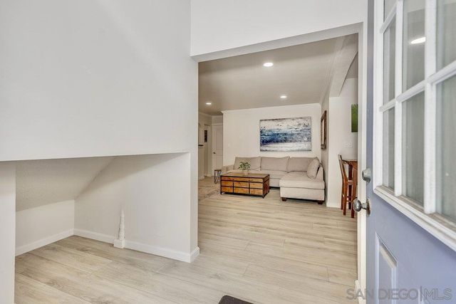 711 Island Ct B, San Diego, CA 92109