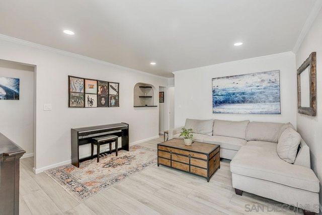 711 Island Ct B, San Diego, CA 92109