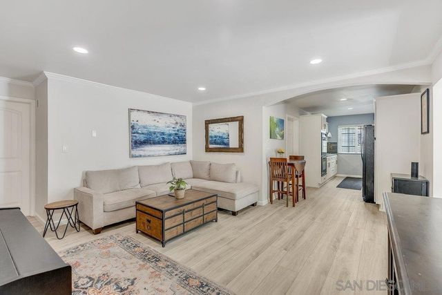 711 Island Ct B, San Diego, CA 92109