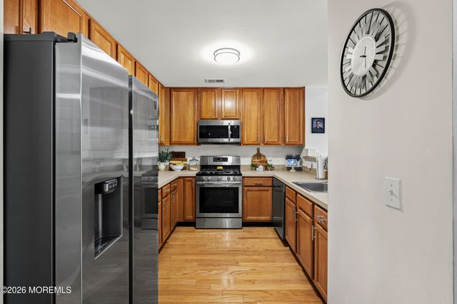 30 Oxford Court, Englishtown, NJ 07726