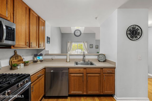 30 Oxford Court, Englishtown, NJ 07726