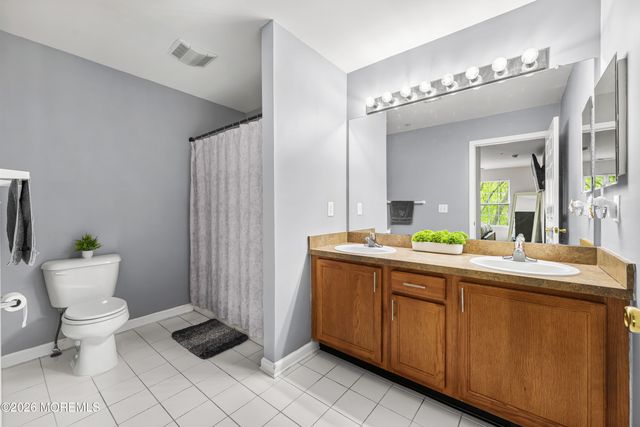 30 Oxford Court, Englishtown, NJ 07726