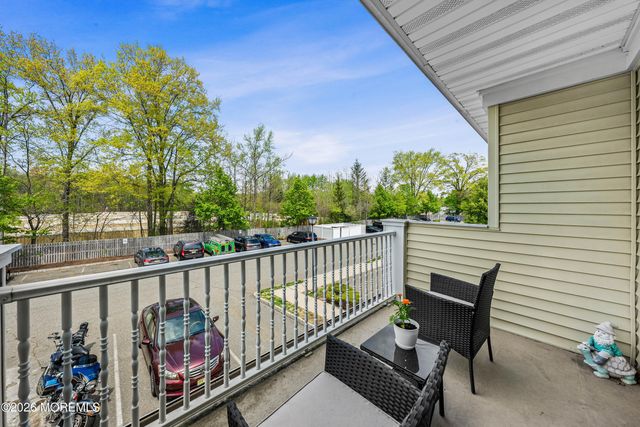 30 Oxford Court, Englishtown, NJ 07726