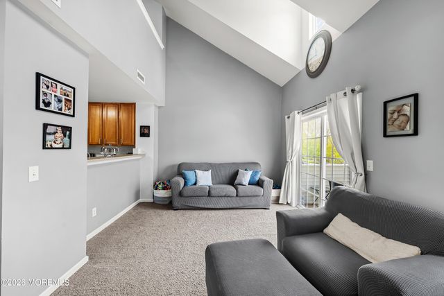 30 Oxford Court, Englishtown, NJ 07726