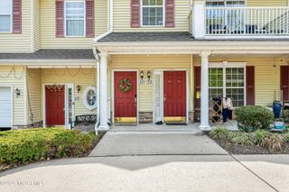 30 Oxford Court, Englishtown, NJ 07726