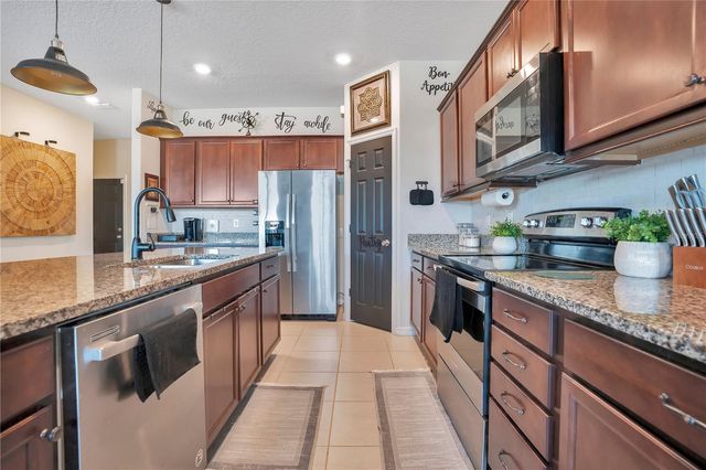 802 CITRUS ISLE DRIVE, Davenport, FL 33837