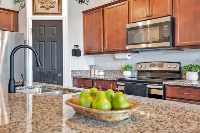 802 CITRUS ISLE DRIVE, Davenport, FL 33837