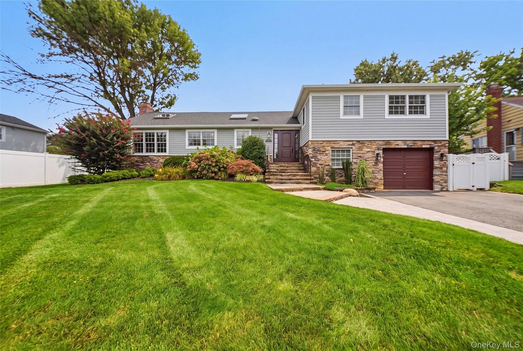 5 Renee Place, Massapequa Park, NY 11762 — exterior