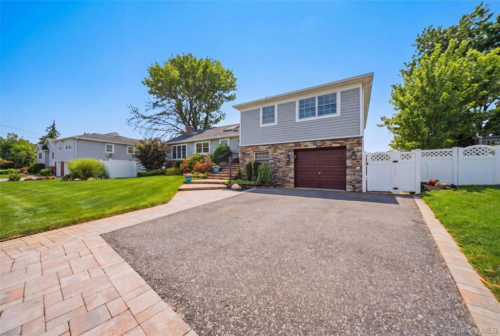5 Renee Place, Massapequa Park, NY 11762 — photo 2