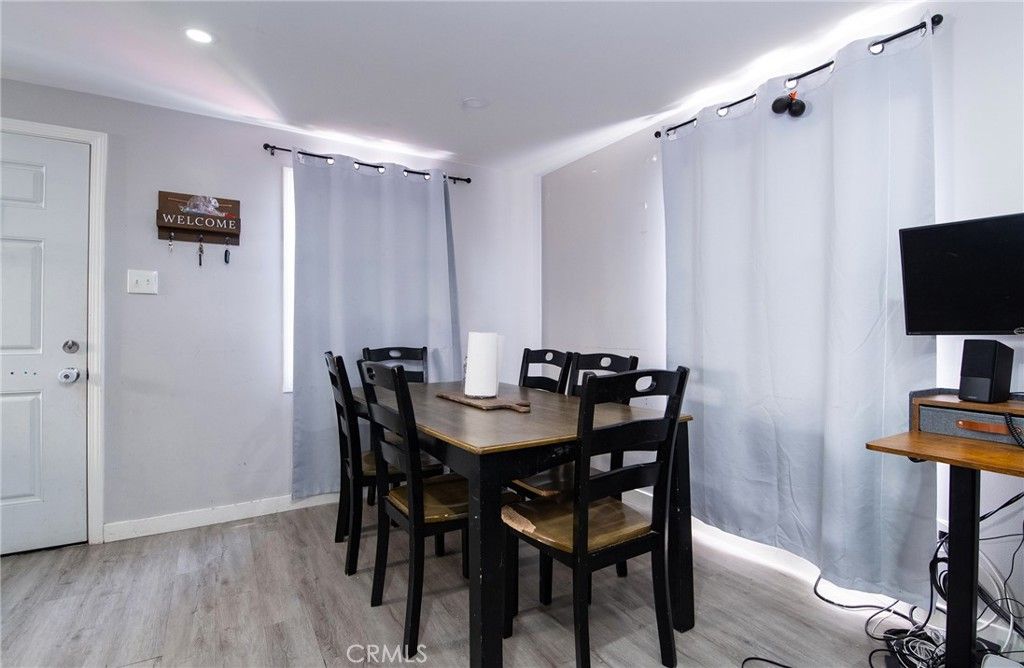 Image 12 of property listing at 1455 W 60th Street, Los Angeles, CA 90047