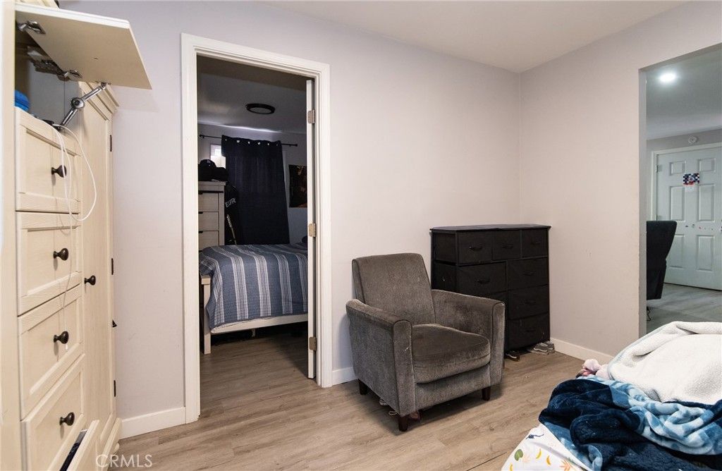 Image 15 of property listing at 1455 W 60th Street, Los Angeles, CA 90047