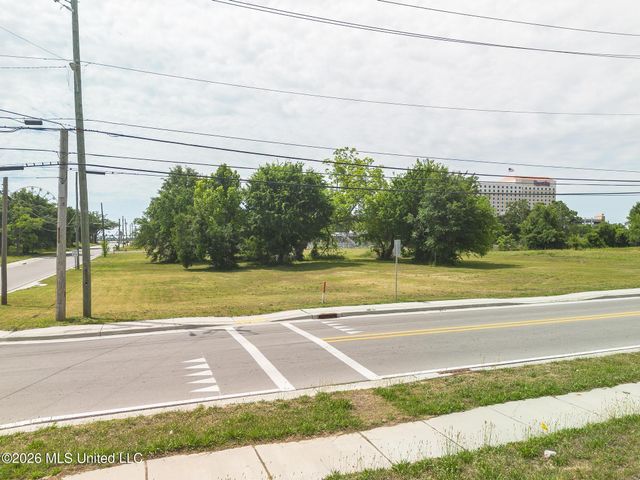 239 Howard Avenue, Biloxi, MS 39530