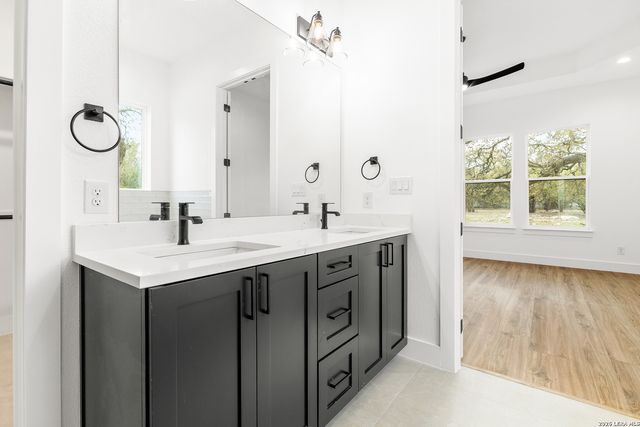220 TOUCAN DR, Spring Branch, TX 78070