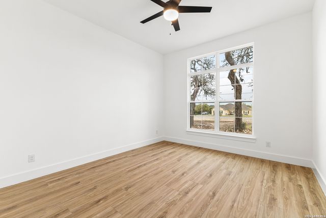 220 TOUCAN DR, Spring Branch, TX 78070