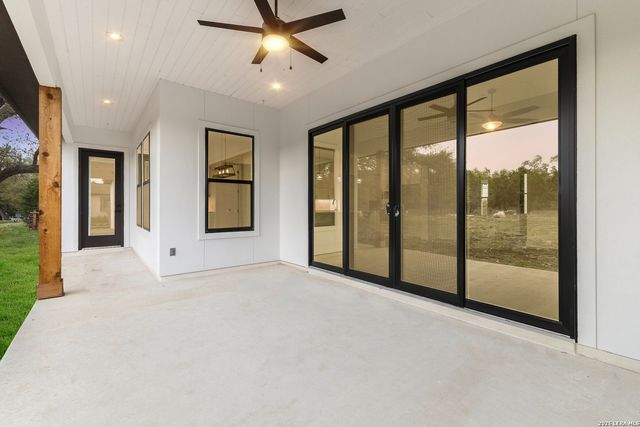 220 TOUCAN DR, Spring Branch, TX 78070