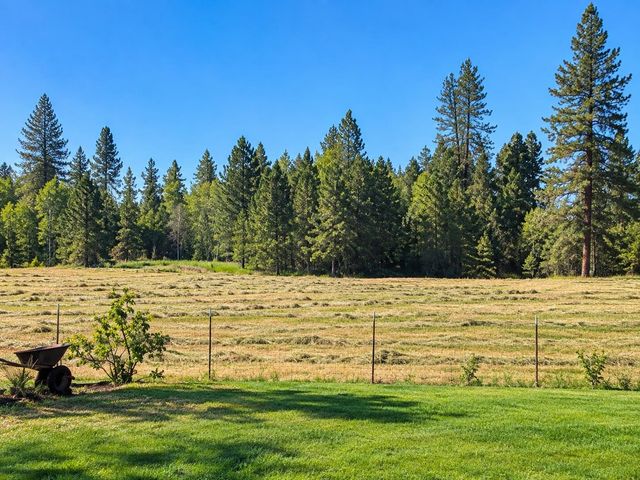 1329 W Paradise Rd Rd, Spokane, WA 99224
