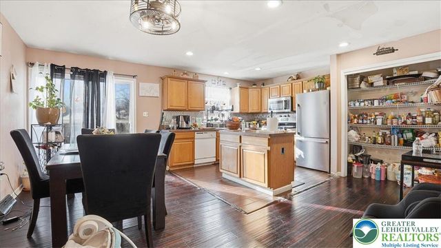 1953 Glendale Avenue, Bethlehem City, PA 18018