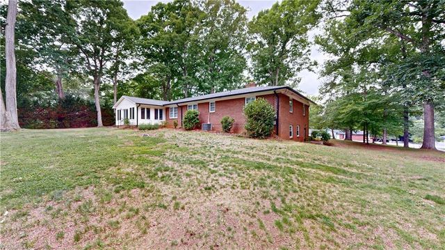 7950 E Holly Grove Road, Thomasville, NC 27360