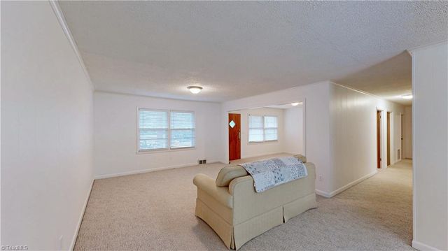 7950 E Holly Grove Road, Thomasville, NC 27360