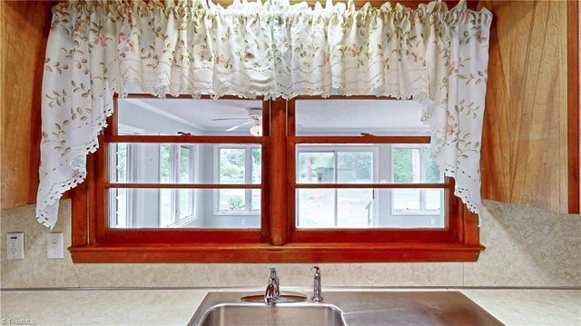 7950 E Holly Grove Road, Thomasville, NC 27360