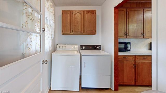 7950 E Holly Grove Road, Thomasville, NC 27360