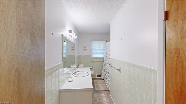 7950 E Holly Grove Road, Thomasville, NC 27360
