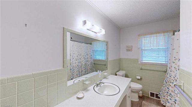 7950 E Holly Grove Road, Thomasville, NC 27360