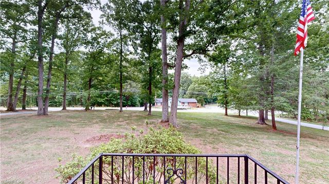 7950 E Holly Grove Road, Thomasville, NC 27360