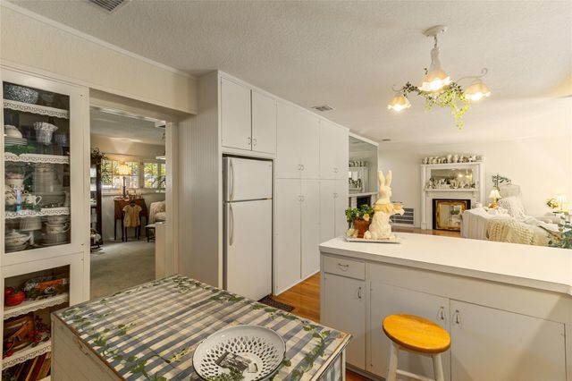 58 Plantation Court, Lake Jackson, TX 77566