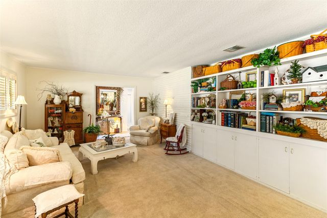 58 Plantation Court, Lake Jackson, TX 77566