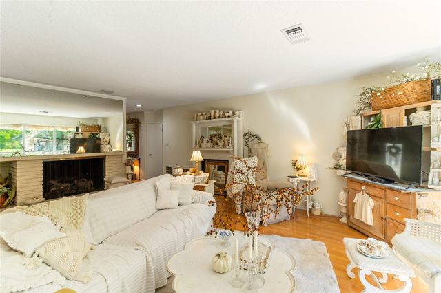 58 Plantation Court, Lake Jackson, TX 77566