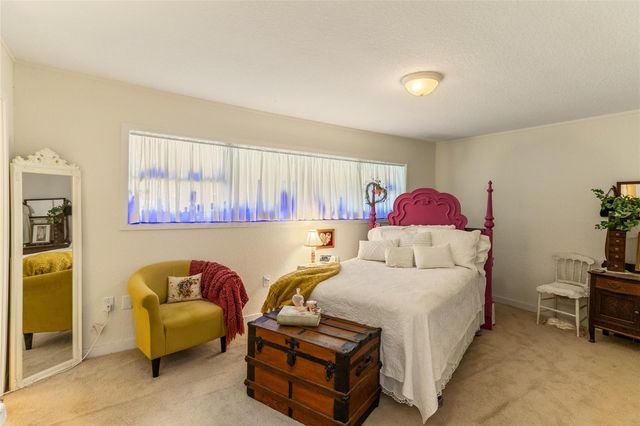 58 Plantation Court, Lake Jackson, TX 77566