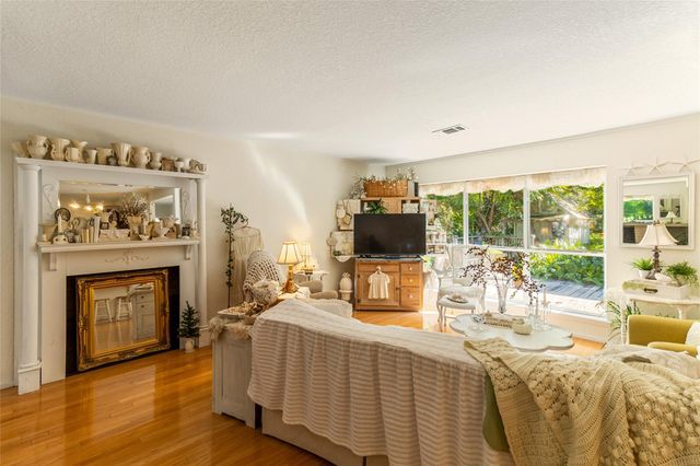 58 Plantation Court, Lake Jackson, TX 77566