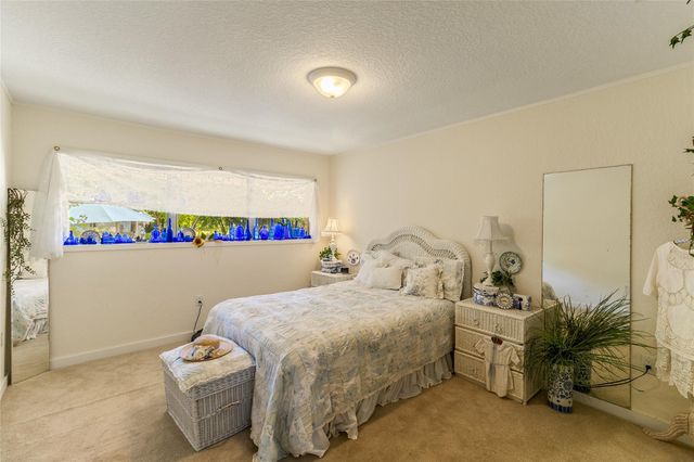 58 Plantation Court, Lake Jackson, TX 77566