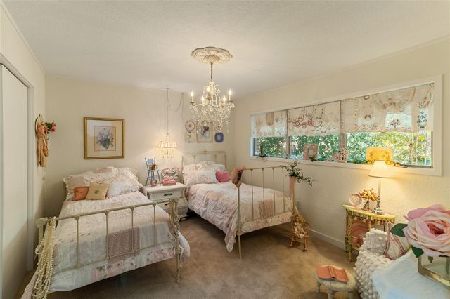 58 Plantation Court, Lake Jackson, TX 77566